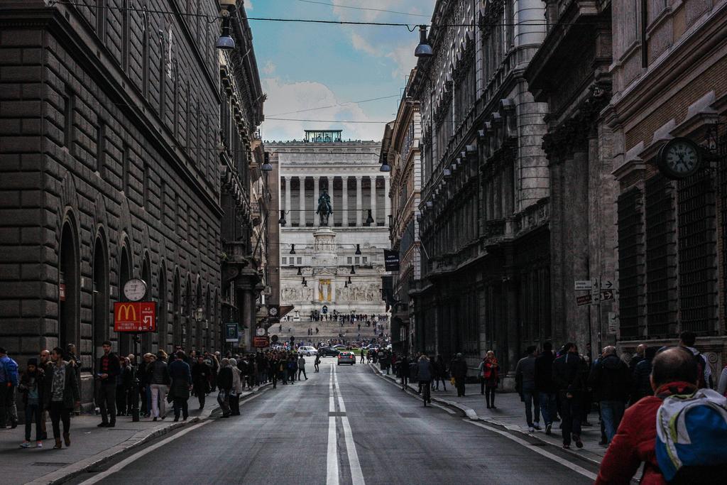 Ferienwohnung Dimora Storica Palazzo Marescalchi Belli Rom Exterior foto